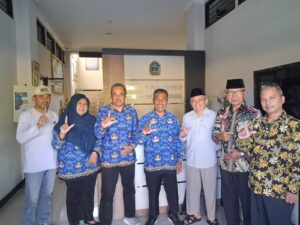 Jajaran Pengurus DPD LDII Gunungkidul di Kantor DLH Gunungkidul