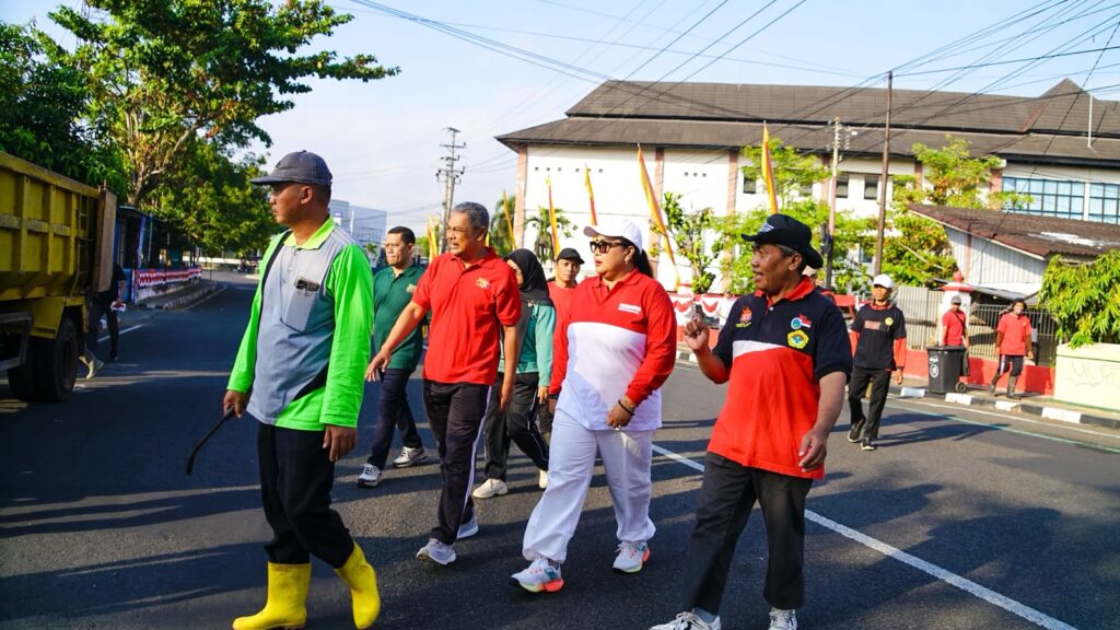 Ketua DPD LDII bersama Bupati Gunungkidul dan Kepala DLH