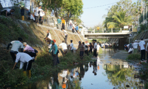 Kerja Bersama Bakti untuk Negeri, LDII dan DLH Gunungkidul Bersihkan Sungai